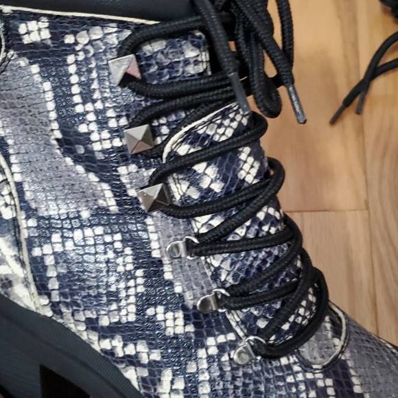 Marc Fisher kini2 - Picture 7 of 8